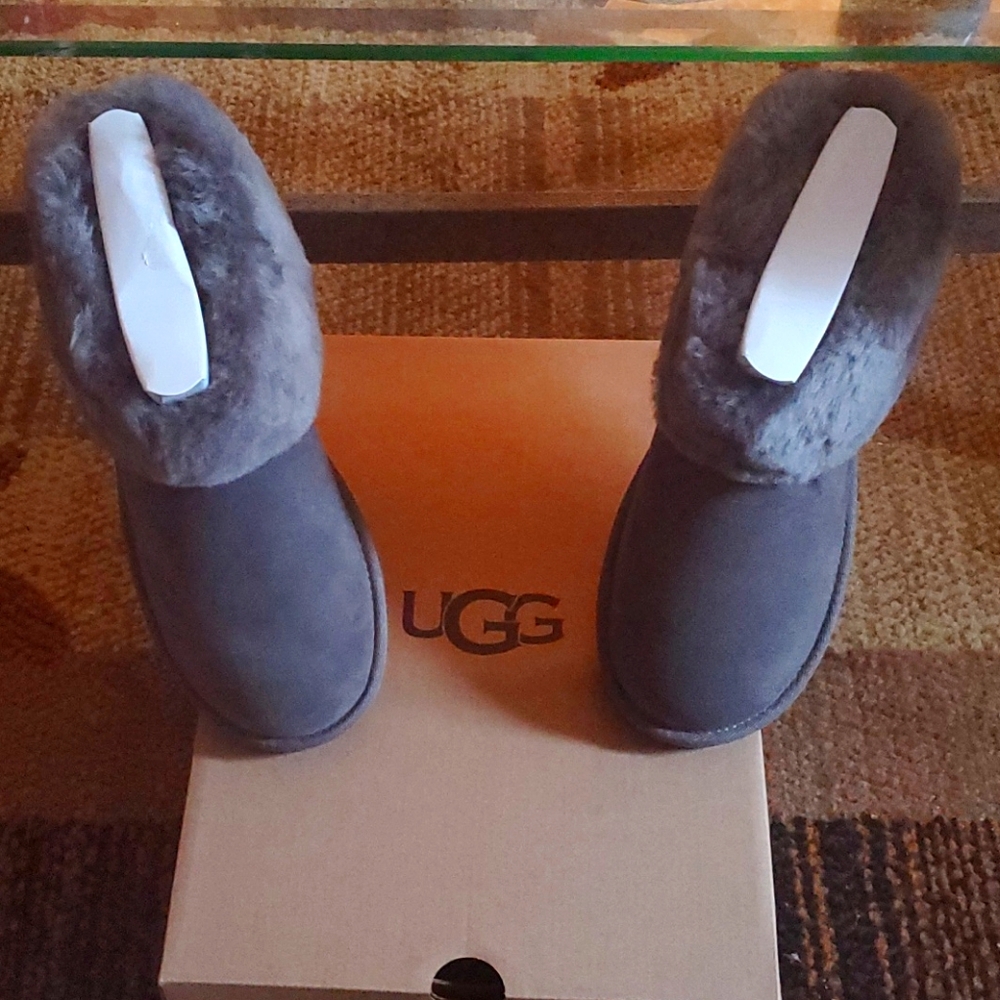 Womens Ugg Mini Fluff (Cuff) - Size 8